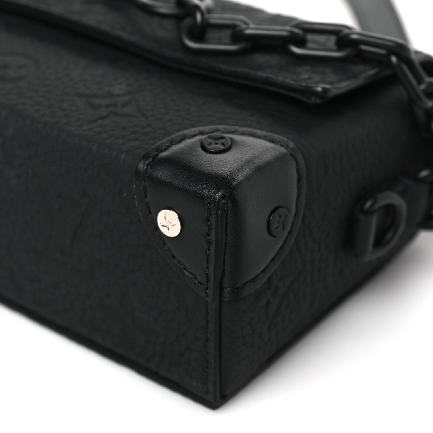 LOUIS VUITTON Taurillon Monogram Steamer Wearable Wallet Black