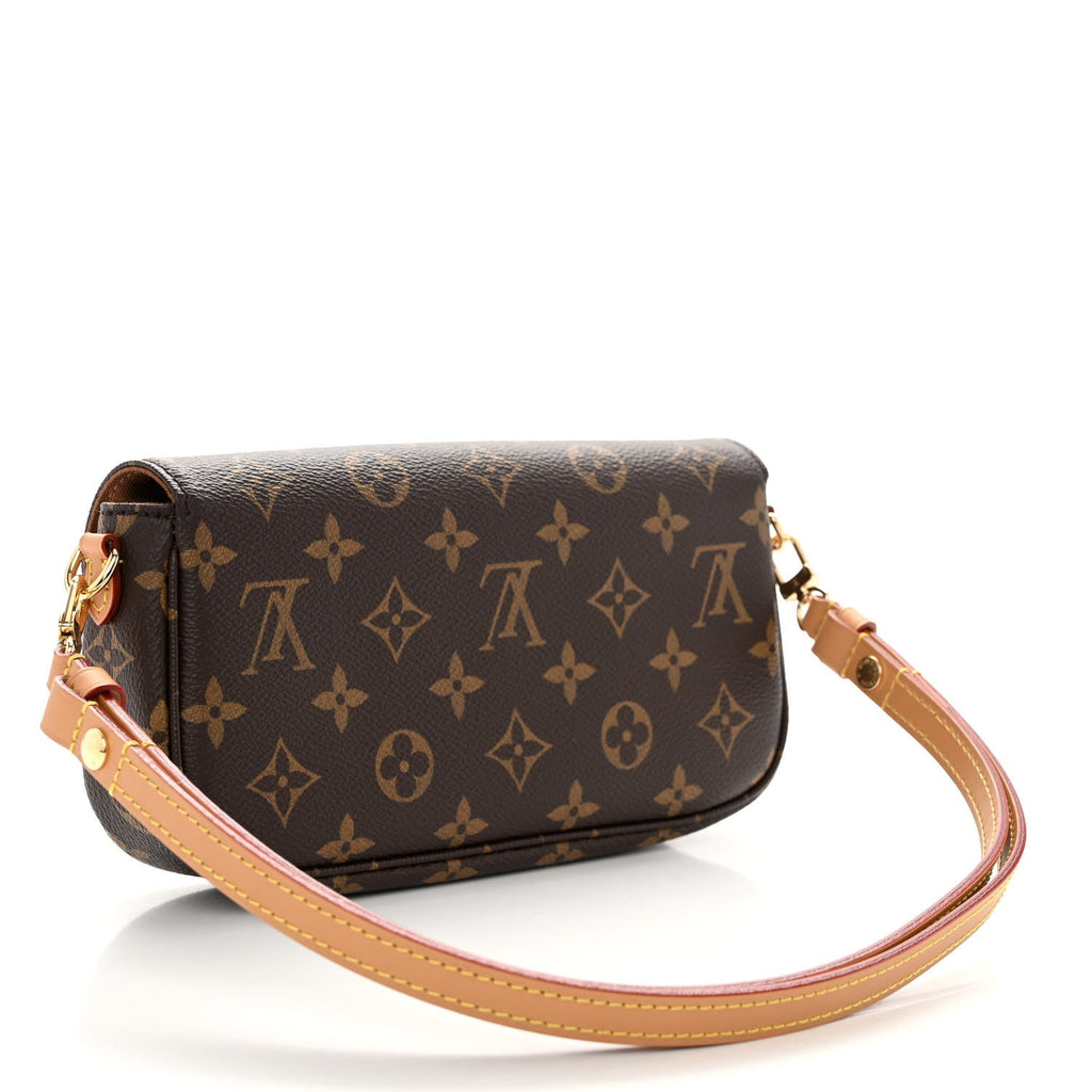 LOUIS VUITTON Monogram Ivy Wallet On Chain