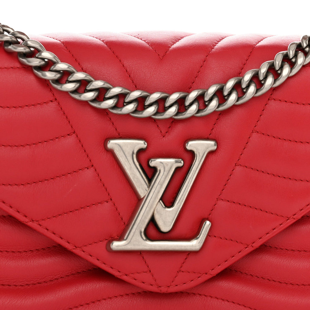 LOUIS VUITTON Calfskin New Wave Chain MM Ecarlate
