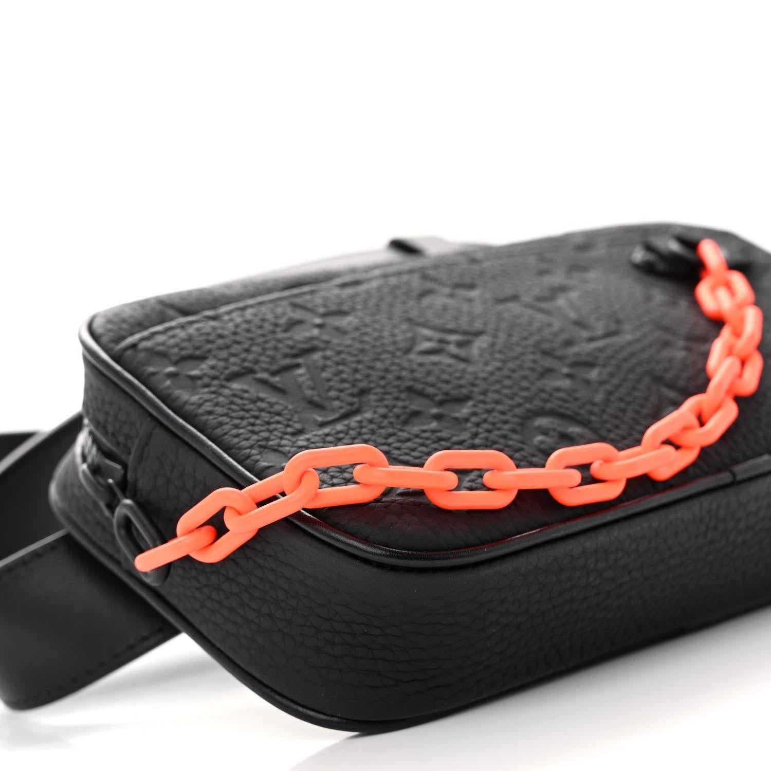 LOUIS VUITTON Taurillon Monogram Uniformes Solar Ray Soft Pochette Volga Belt Bag Black