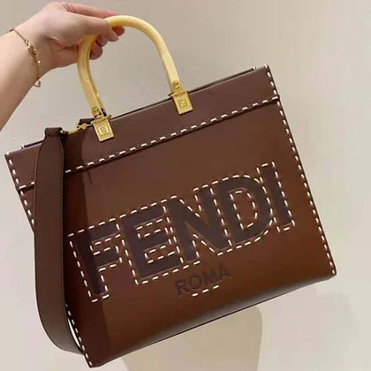 Fendi Women Sunshine Medium Leather Shopper-Maroon