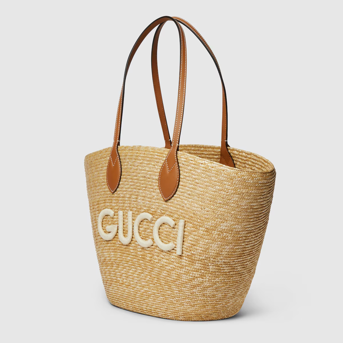 Medium straw tote with Gucci patch in natural straw