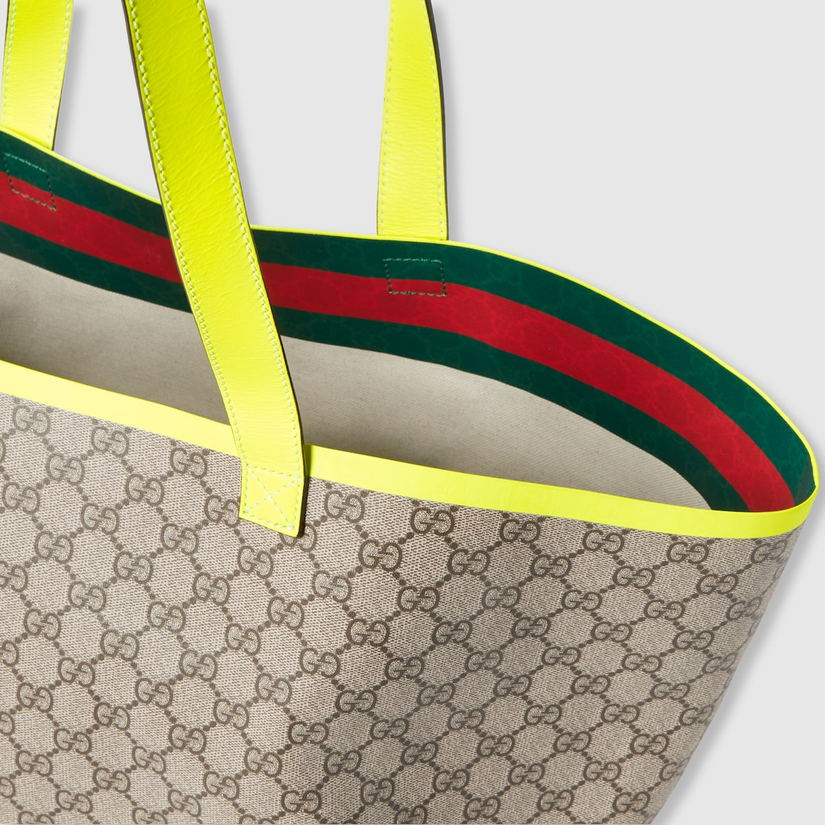 GUCCI Ophidia GG medium tote bag in beige and ebony GG Supreme