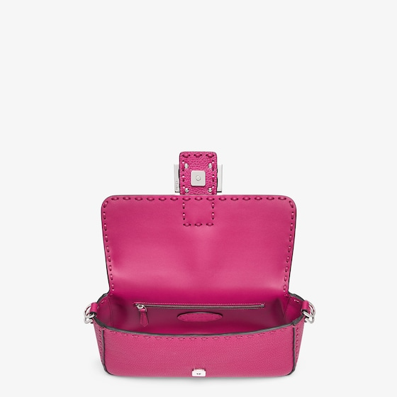 Fendi Baguette - Fuchsia Selleria bag with oversized topstitching