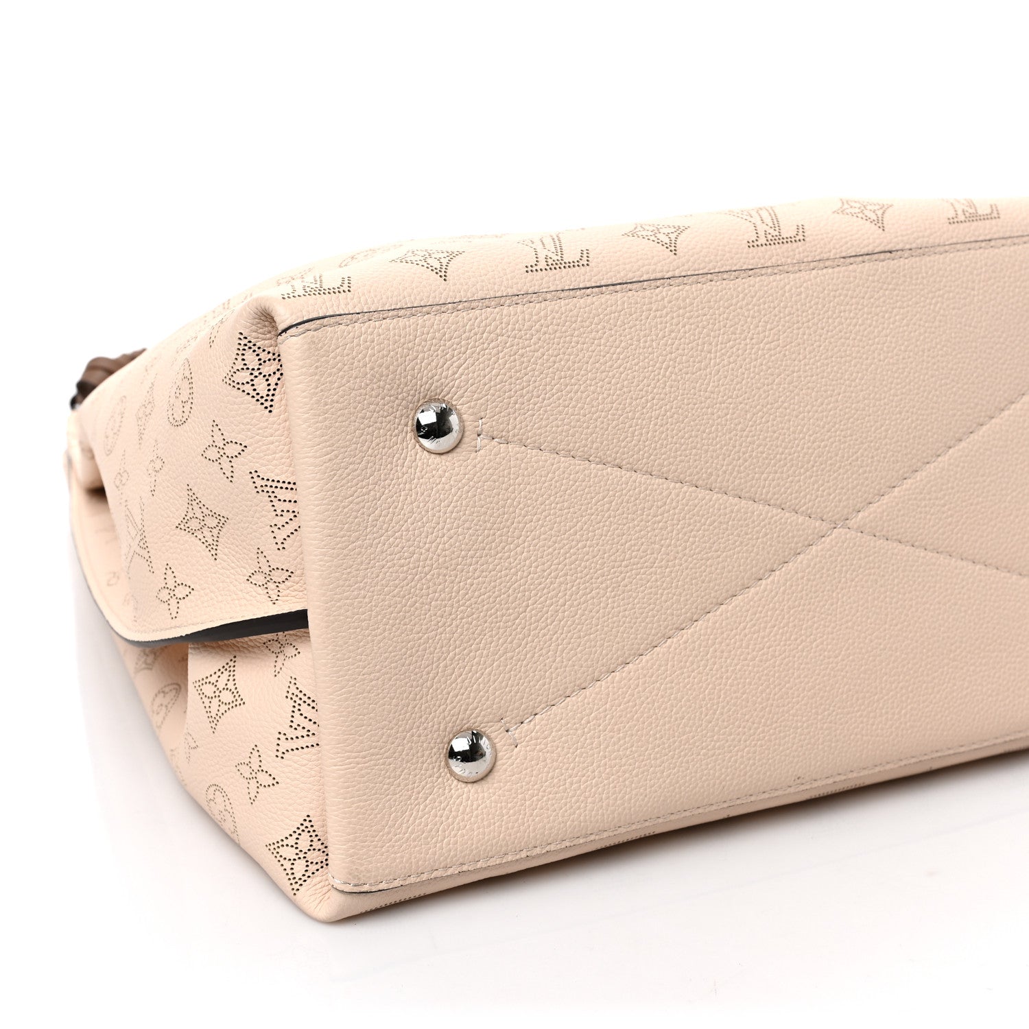 LOUIS VUITTON Mahina Carmel Hobo Creme