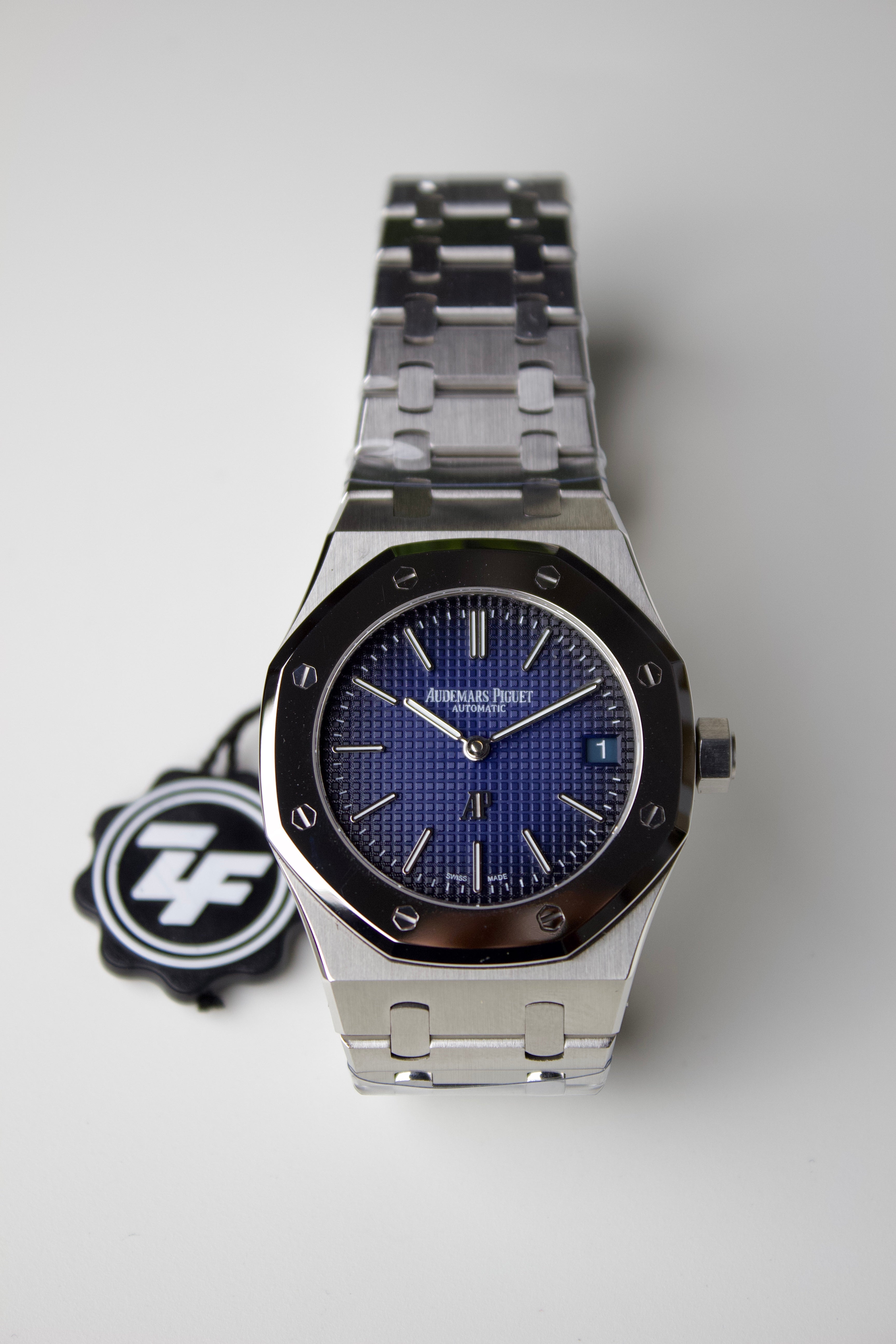 AUDEMARS PIGUET ROYAL OAK "JUMBO" EXTRA-THIN BLUE DIAL