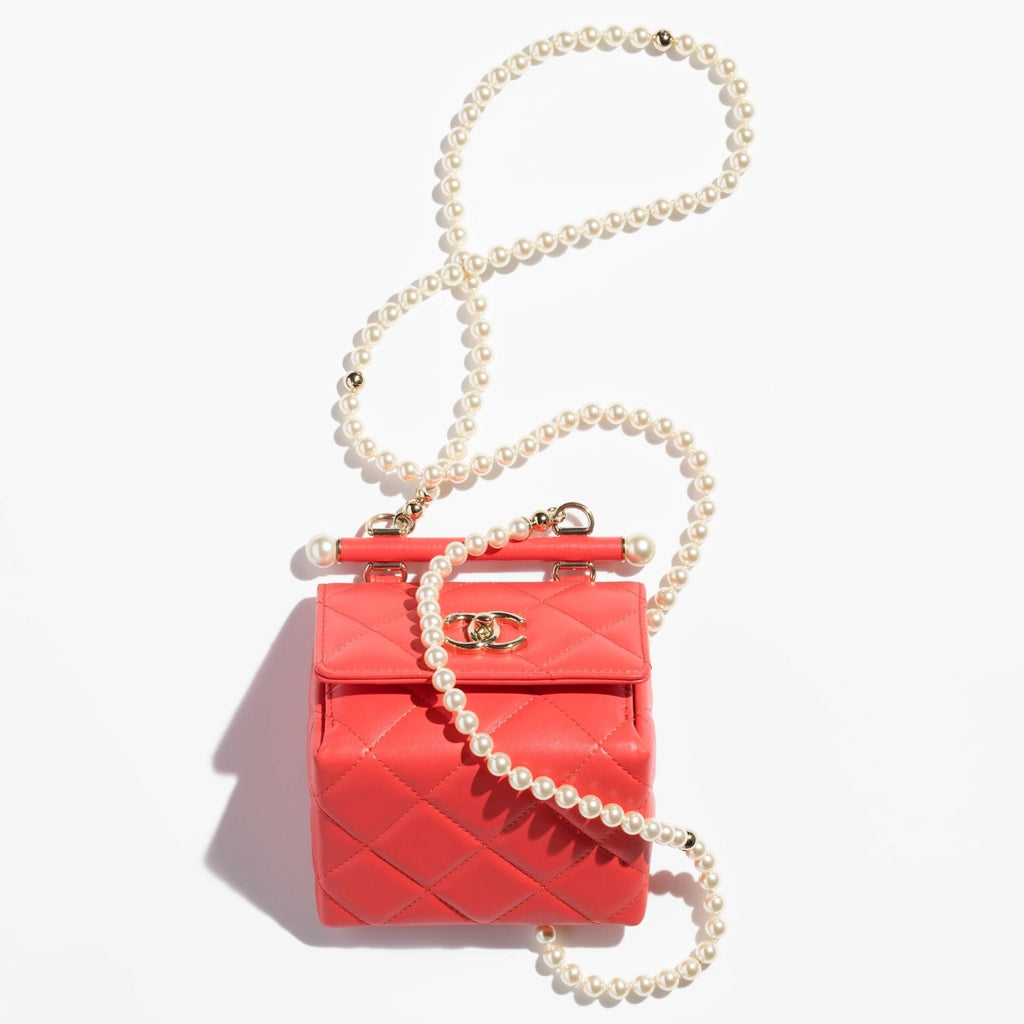 CHANEL  Clutch with chain Lambskin  imitation pearls  gold metal red