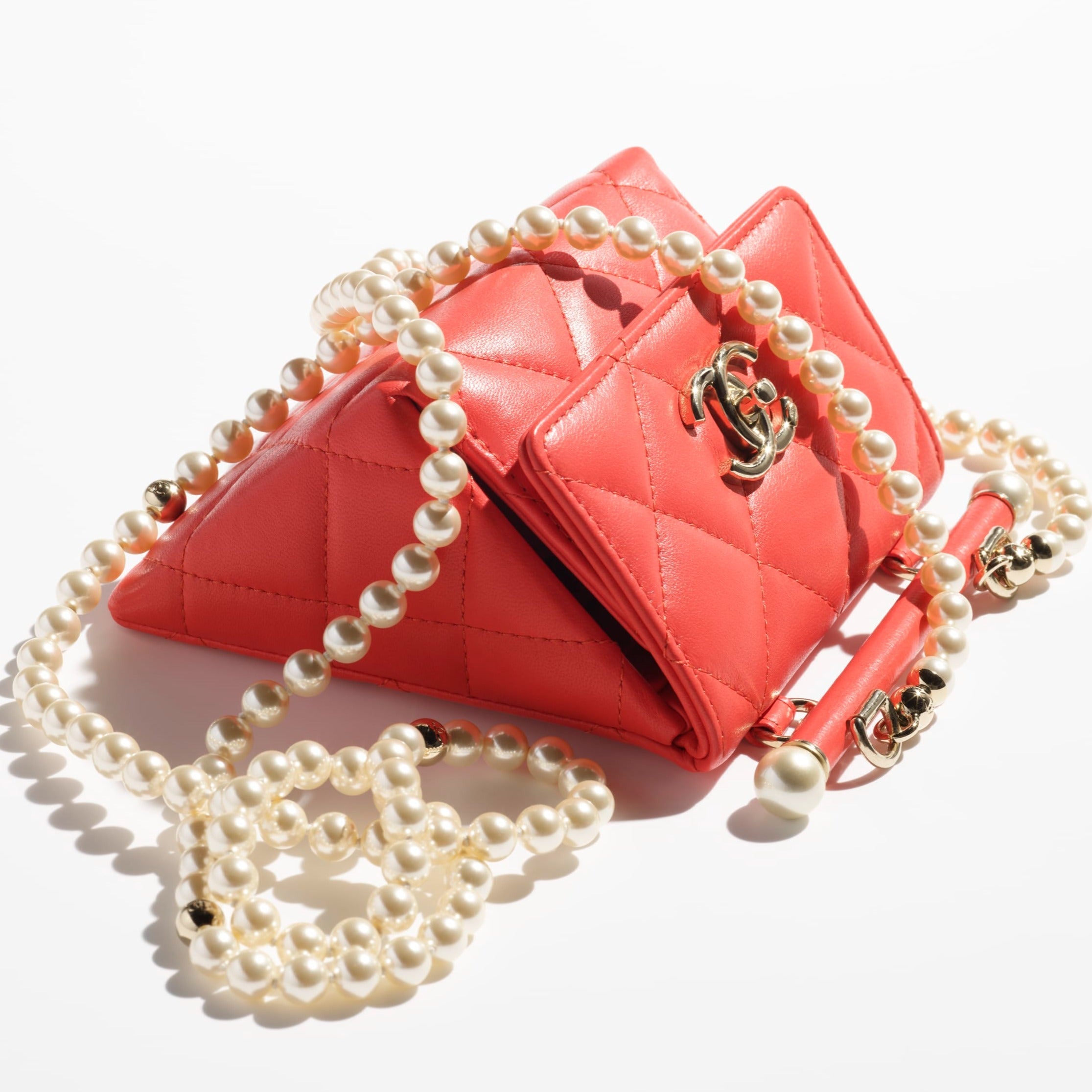 CHANEL  Clutch with chain Lambskin  imitation pearls  gold metal red