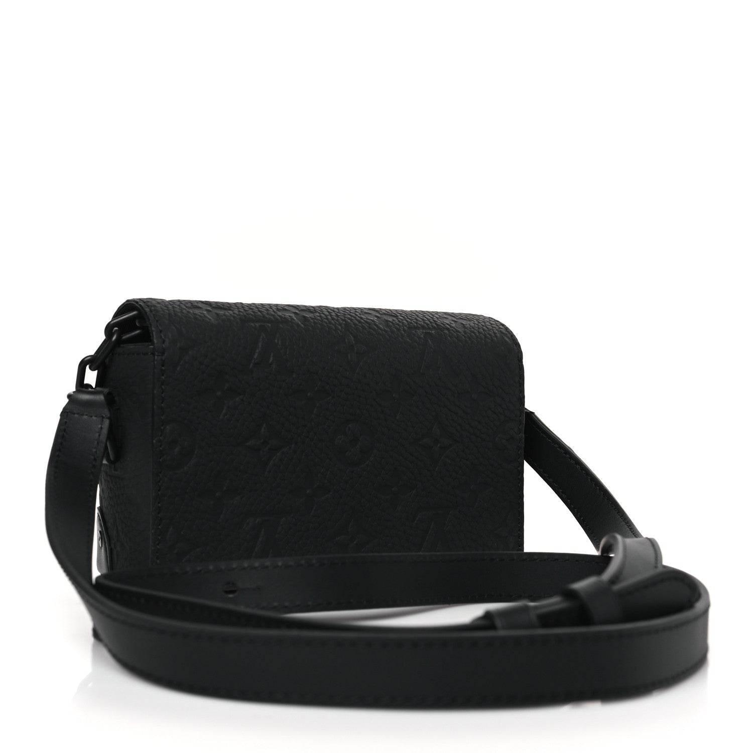 LOUIS VUITTON Taurillon Monogram Steamer Wearable Wallet Black