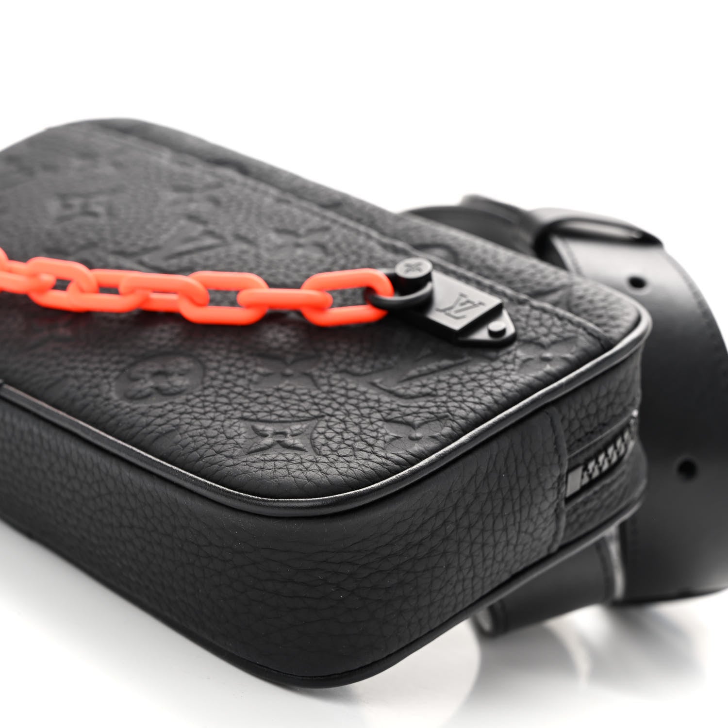 LOUIS VUITTON Taurillon Monogram Uniformes Solar Ray Soft Pochette Volga Belt Bag Black