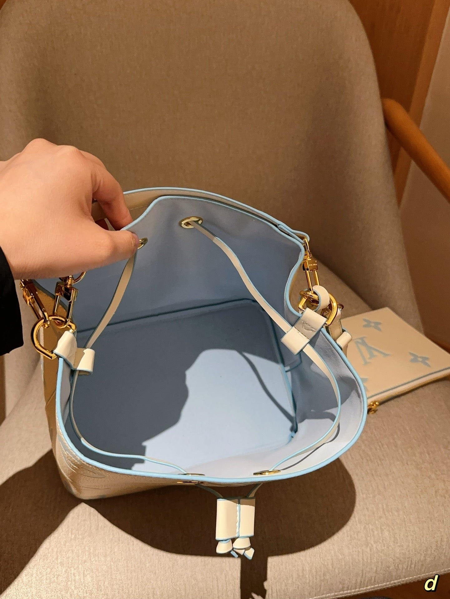 LOUIS VUITTON EMPREINTE MONOGRAM GIANT BY THE POOL NEONOE BB SUMMER BLUE