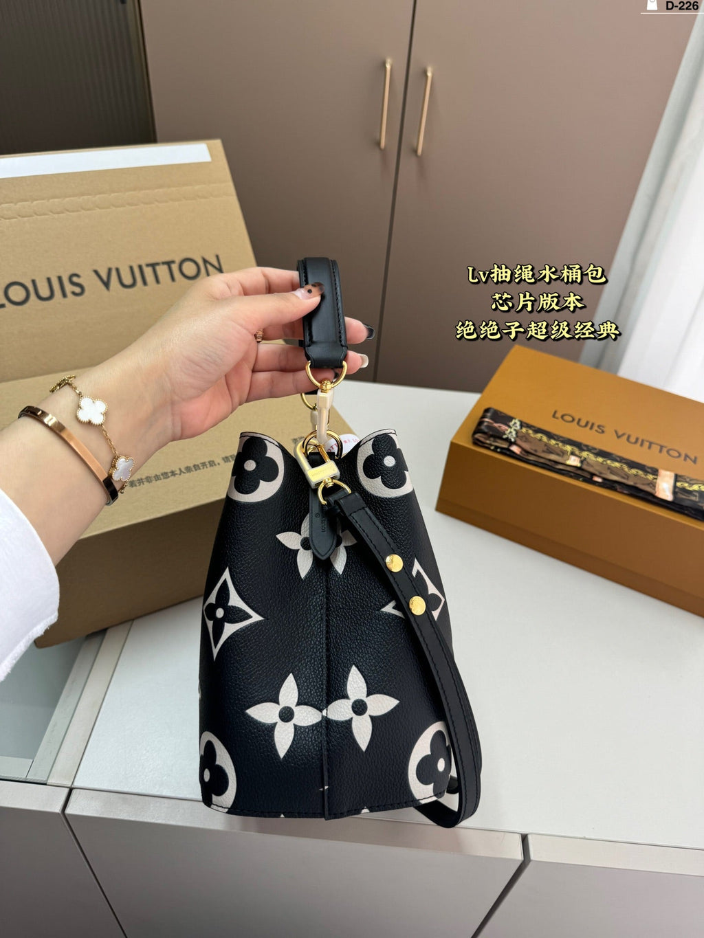 LOUIS VUITTON BLACK BEIGE GIANT MONOGRAM EMPREINTE NEONOE MM