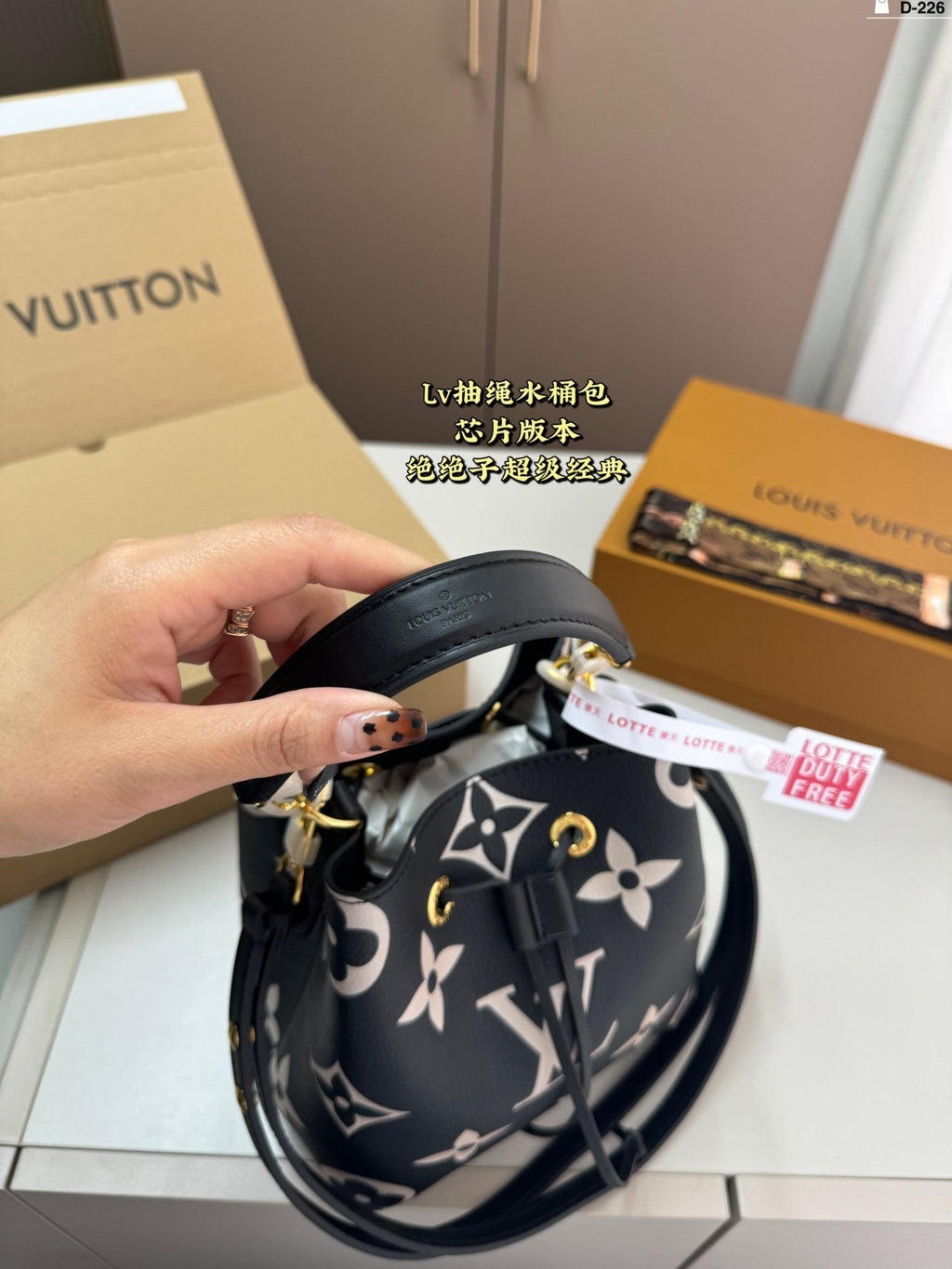 LOUIS VUITTON BLACK BEIGE GIANT MONOGRAM EMPREINTE NEONOE MM