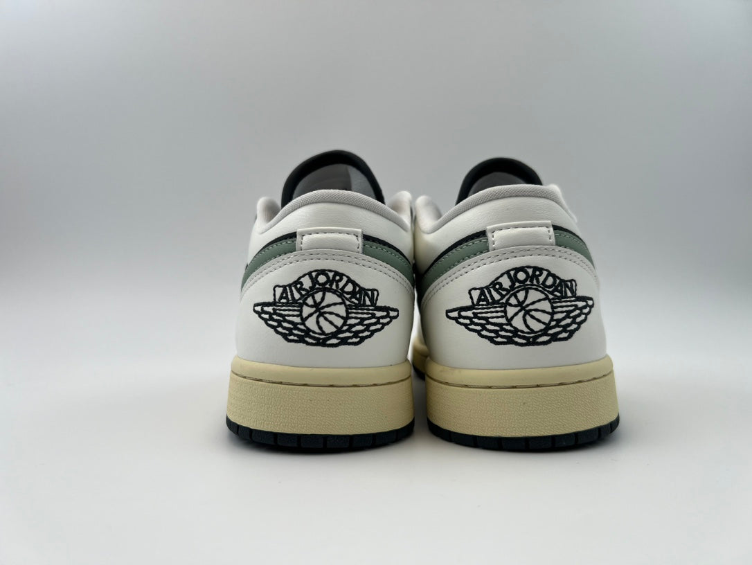 AIR JORDAN 1 LOW WOMEN'S SHOES