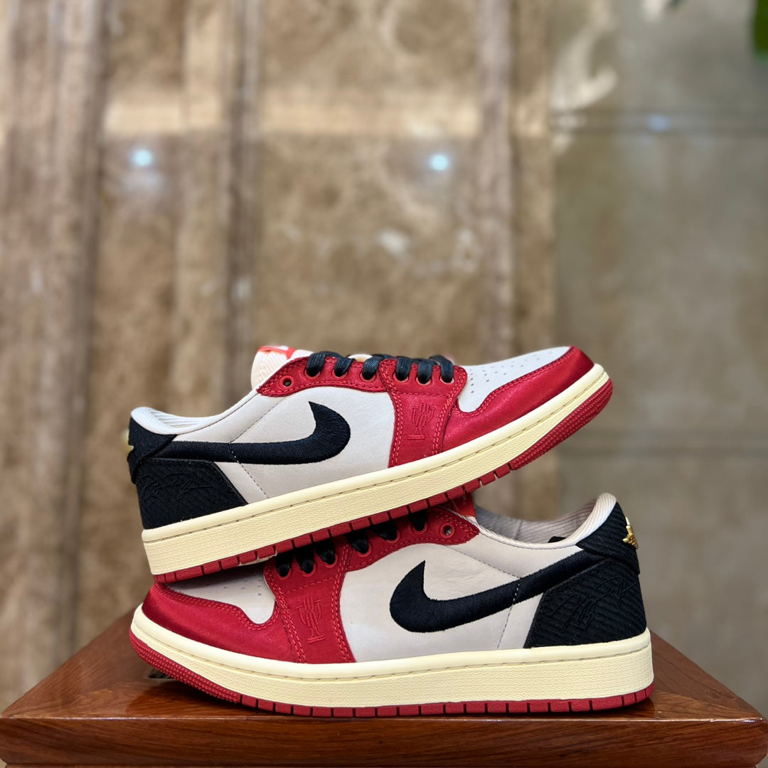 NIKE JORDAN TROPHY ROOM X AIR JORDAN 1 RETRO LOW OG SP