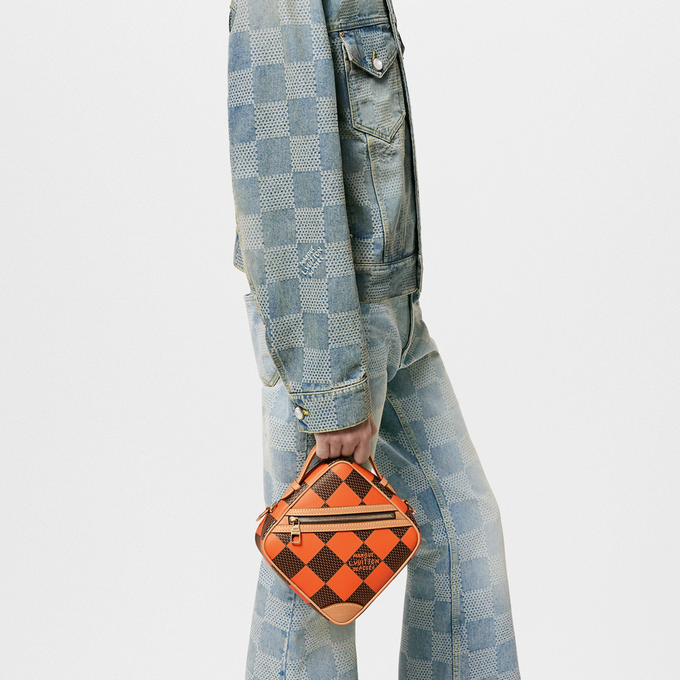 LOUIS VUITTON Chess Messenger orange