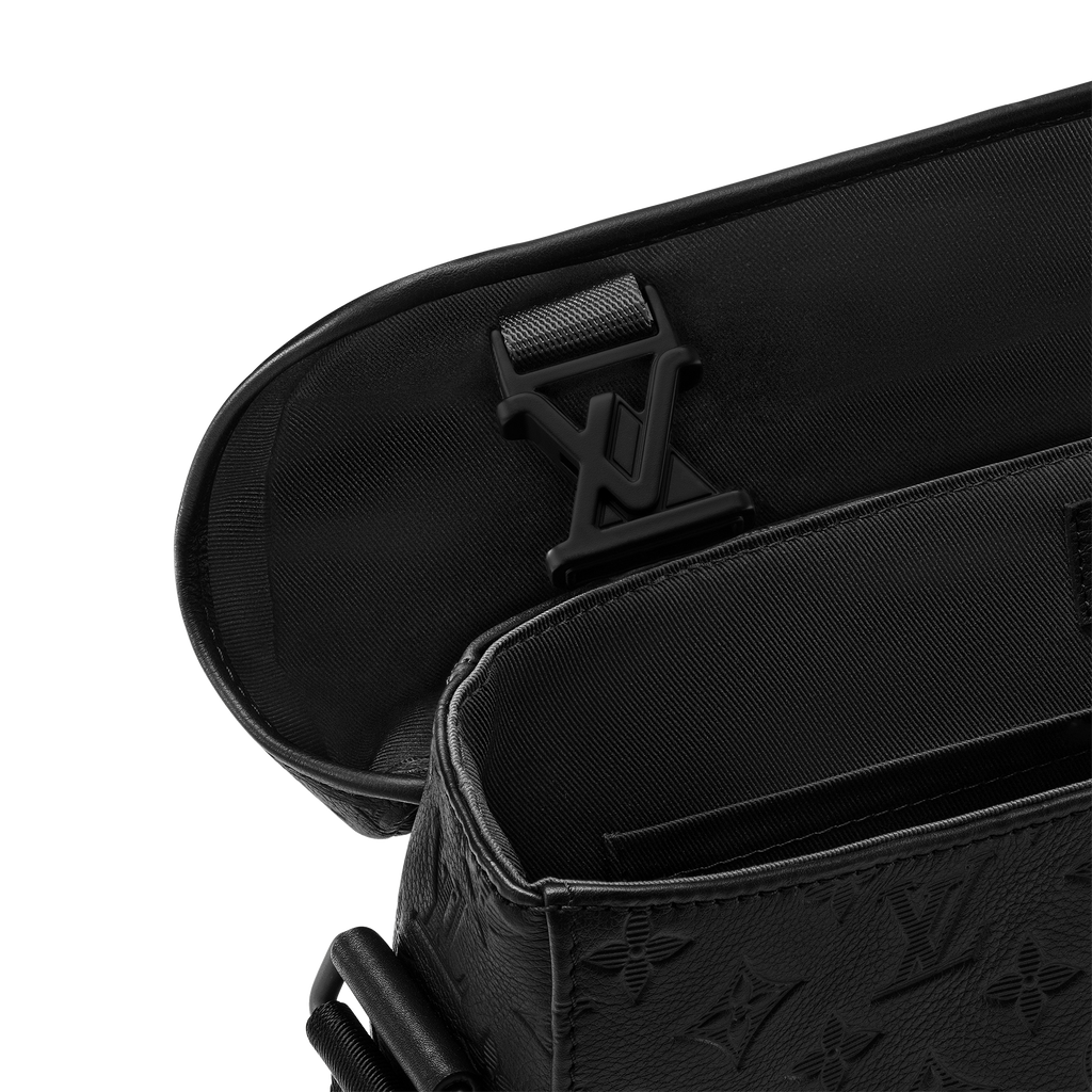 Louis Vuitton Messenger Voyager PM black