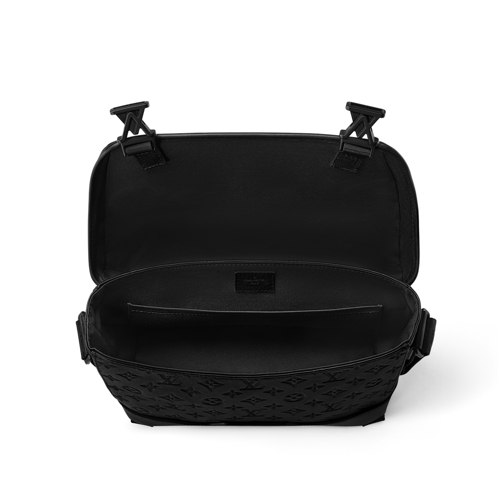 Louis Vuitton Messenger Voyager PM black